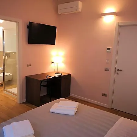 Bed & Breakfast 2 Navigli 4*