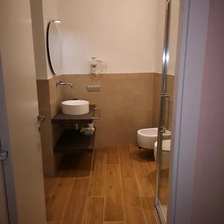 Alojamento de Acomodação e Pequeno-almoço 2 Navigli 2*