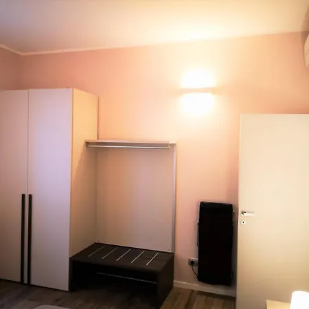 فندق مبيت وإفطار 2 Navigli 2*